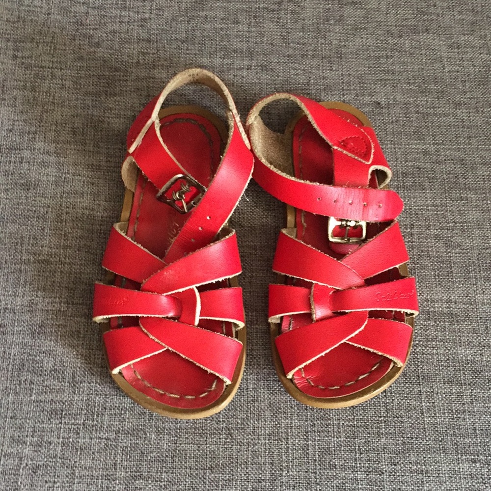 Kids saltwater sandals